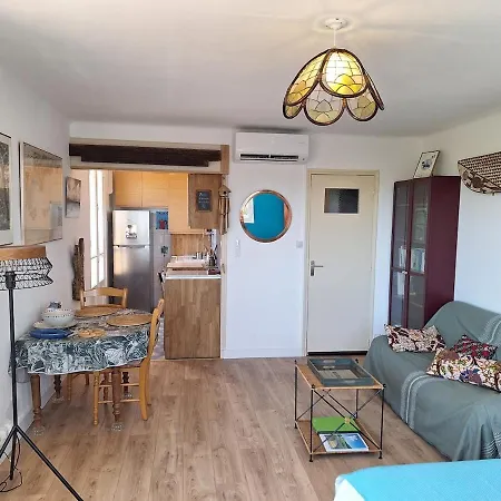 Appartement Avec Vue Panoramique En Centre-ville Hyères