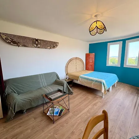 Appartement Avec Vue Panoramique En Centre-ville Hyères